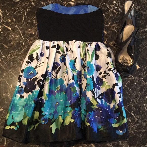 Strapless Dress - Small - Picture 4 of 7